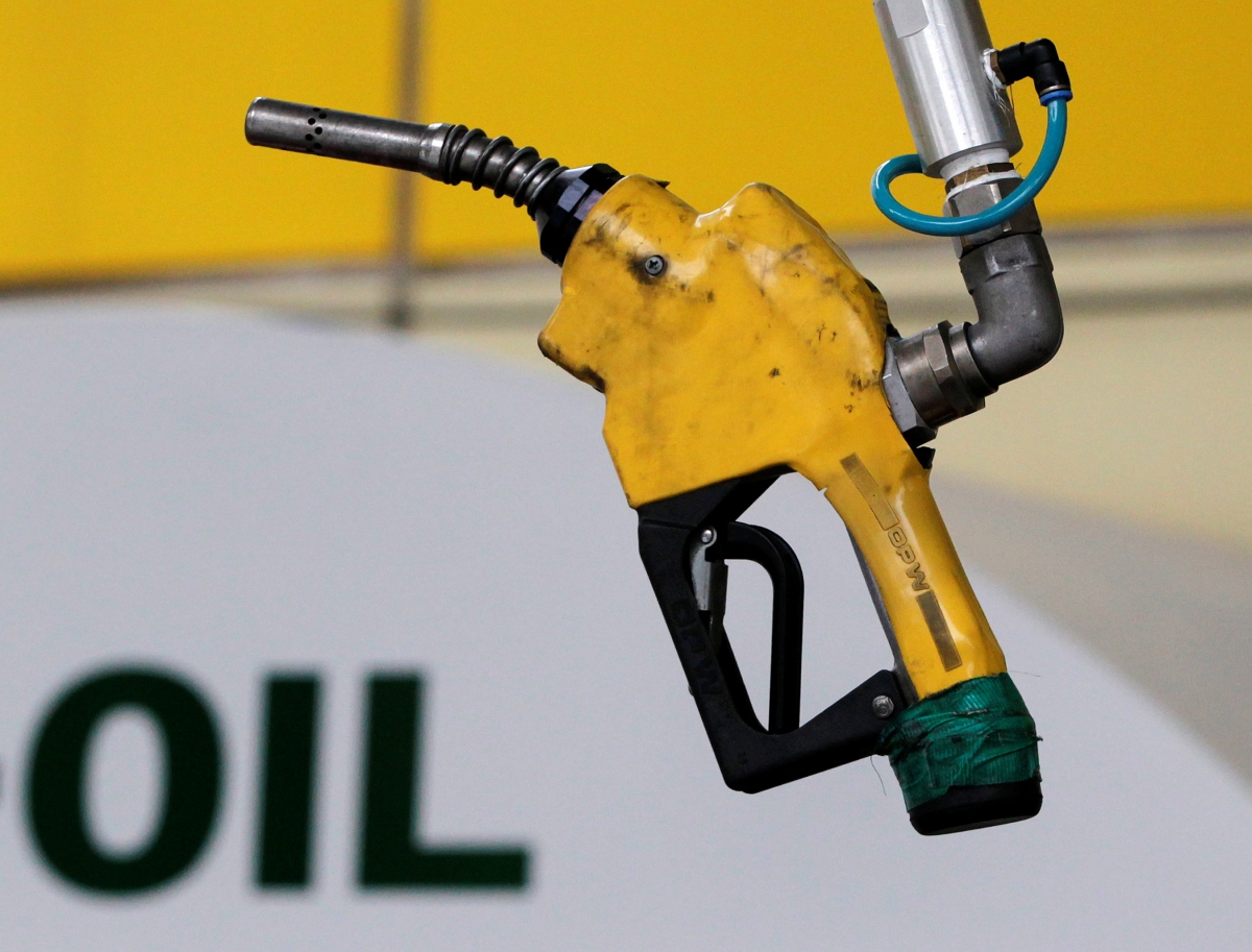 Giá dầu tăng vượt ngưỡng 100 USD/thùng